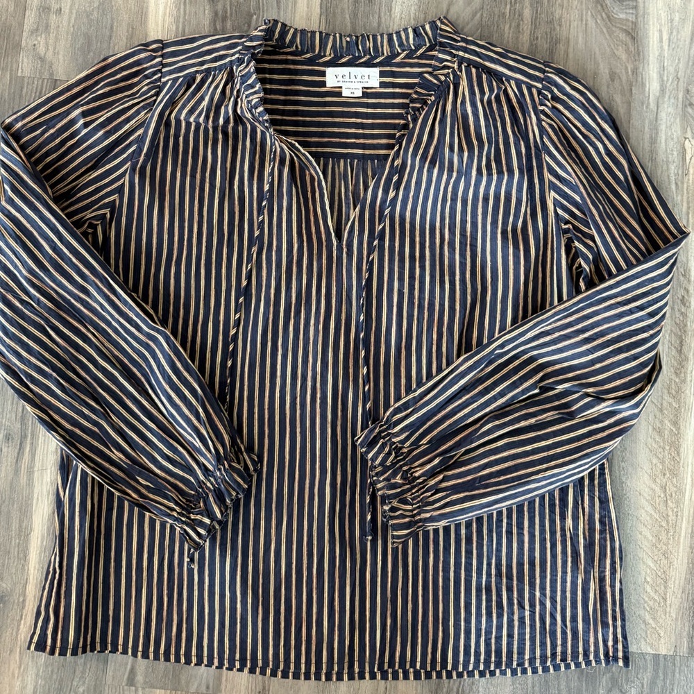 Velvet by Graham & Spencer Black and White Puff Sleeve Blouse - Picture 4 of 6